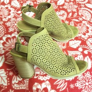 Women's Tan/Brown open toe wedges/heels